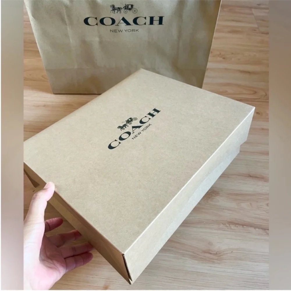 Coach shopping bag + Gift Box